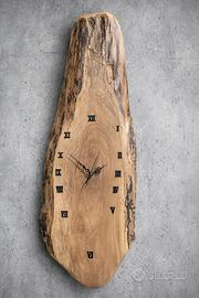 Orologio in legno fatto a  mano