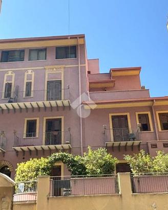 2 LOCALI A PALERMO