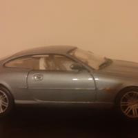 Gioco Macchinina metallo Jaguar XKR in scala 1:24 