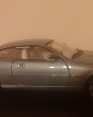Gioco Macchinina metallo Jaguar XKR in scala 1:24 