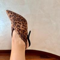 Scarpa col tacco leopardata