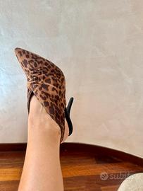Scarpa col tacco leopardata