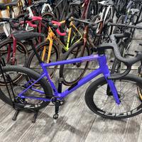 GRAVEL MEGAMO WEST 01 TAGLIA XL NUOVA