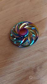 Fidget spinner colorato in metallo