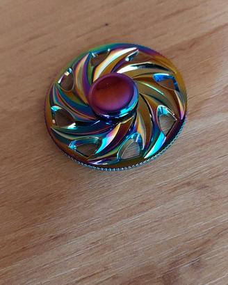 Fidget spinner colorato in metallo