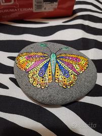 sasso dipinto a mano 