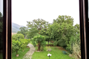 Villa con enorme giardino