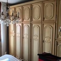 Armadio in stile in legno