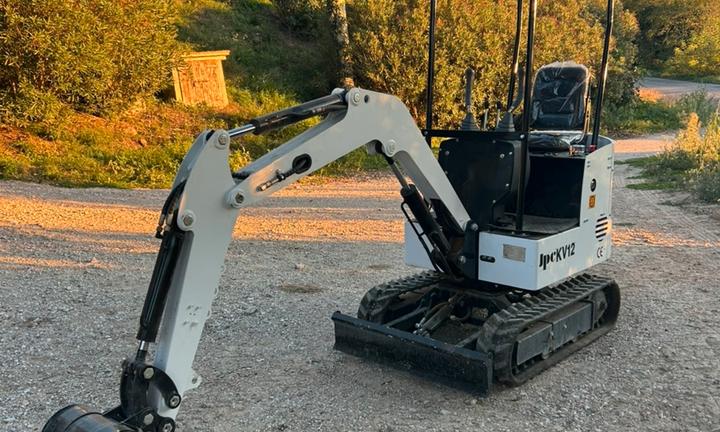 Mini escavatore 11 qli