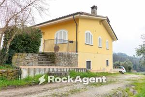 Villa di 320 m² con più di 5 locali a Montecarlo