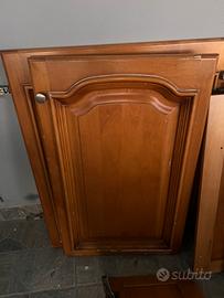 Sportelli mobile cucina in legno comp. di cerniere