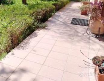 Bilocale con giardino