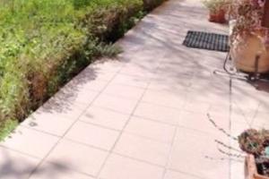Bilocale con giardino