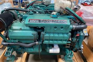 entrobordo VOLVO 450 hp diesel