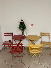 Tavolino bistrot rotondo con 2 sedie abbinate