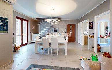 APPARTAMENTO BILIVELLO 5+ LOCALI! CON TERRAZZO!