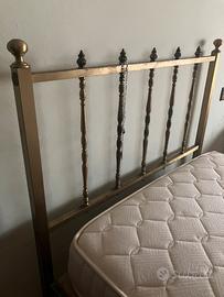 Coppia di letti in ottone