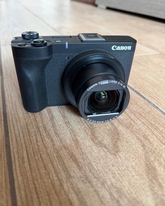 Canon powershot V1 compatta