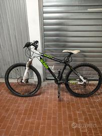 KTM race MTB 
