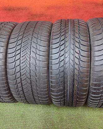 225 45 18 - 245 40 18 Gomme Invernali Bridgestone