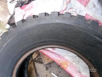 Gomma fuoristrada 215 75 R15