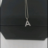 Collana in argento con lettera