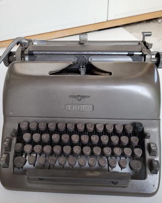 Macchina da scrivere Adler vintage anni ’50