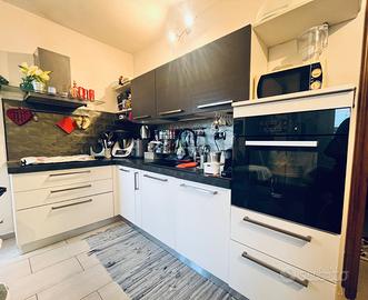 Cucina a L 155x 300 BIANCA E VENGHE’