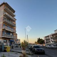 4 LOCALI A NAPOLI