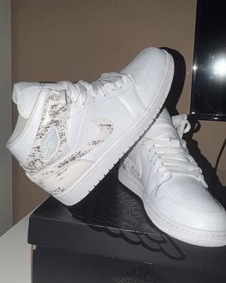 Jordan 1 mid