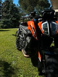 KTM Duke 790