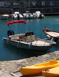 Boston Whaler Outrage 18