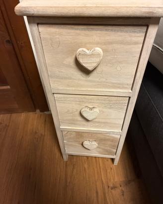 Due mobiletti con cassetti gratis