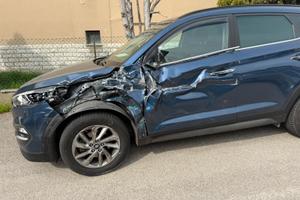 Hyundai Tucson 1.7 CRDI XPOSSIBLE 2016 SINISTRATA