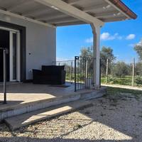 Villino di recente costruzione diviso in due unita