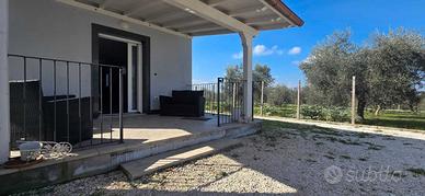 Villino di recente costruzione diviso in due unita