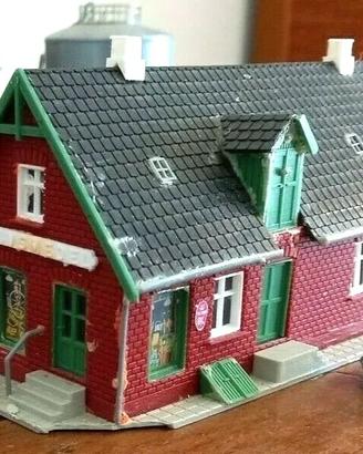 Heljan H0 Casa con Alimentari Birra Carlsberg Old
