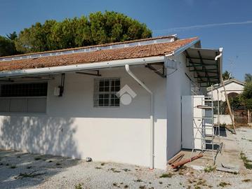 CAPANNONE A SAVIGNANO SUL RUBICONE