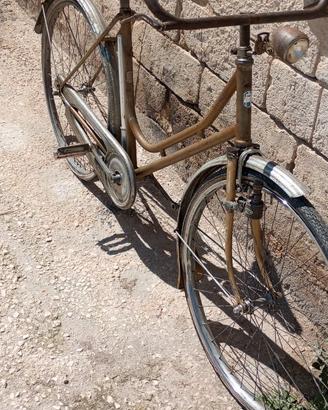 Vélo Vintage Italvelo Pour Femme – Époque Années 70/80 – À Restaurer / Pièces