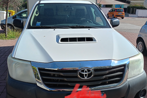 Toyota hilux -autonegozio