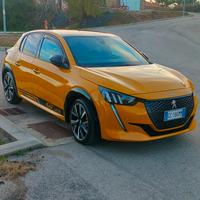 Peugeot 208 GT Line 1.2 pure tech