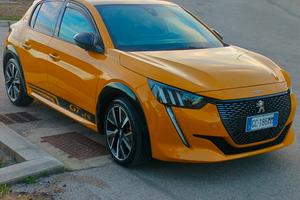 Peugeot 208 GT Line 1.2 pure tech