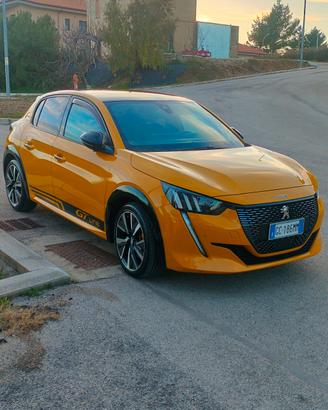 Peugeot 208 GT Line 1.2 pure tech