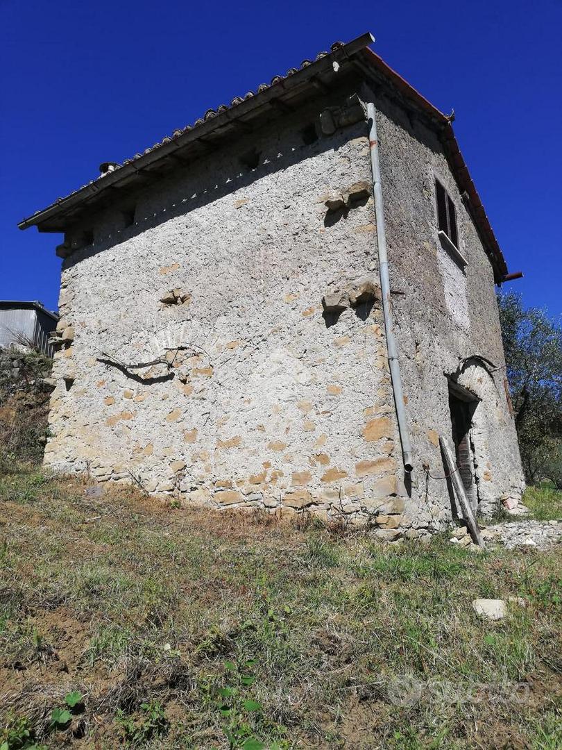 RUSTICO A SAN VITO ROMANO - Vista 2