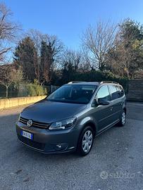 Volkswagen Touran 1.4 TSI DSG Highline EcoFuel