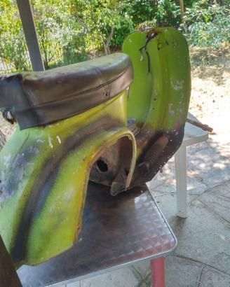 VESPA 50 CON IBRETTO ORIGINALE A PEGINETE  SMONTAT