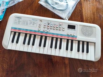 Tastiera Yamaha PSS-E30