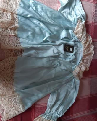 Liseuse vintage in raso con inserti di pizzo