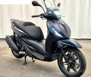 Piaggio Beverly 300S del 2024 con targa PL
