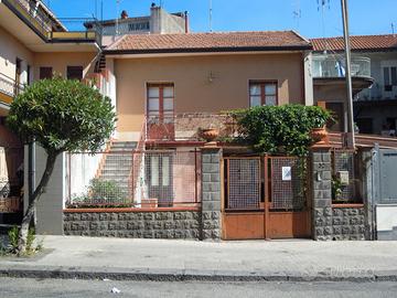 CASA SINGOLA 186 mq con Spazio Esterno a Pedara